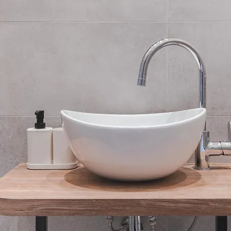 Arcobaleno Via Udine 19 3* Triëst