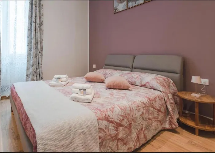 Arcobaleno Via Udine 19 3* Триест